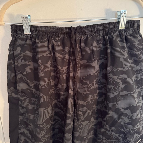 NIKE dri-fit lined running shorts - Picture 3 of 4